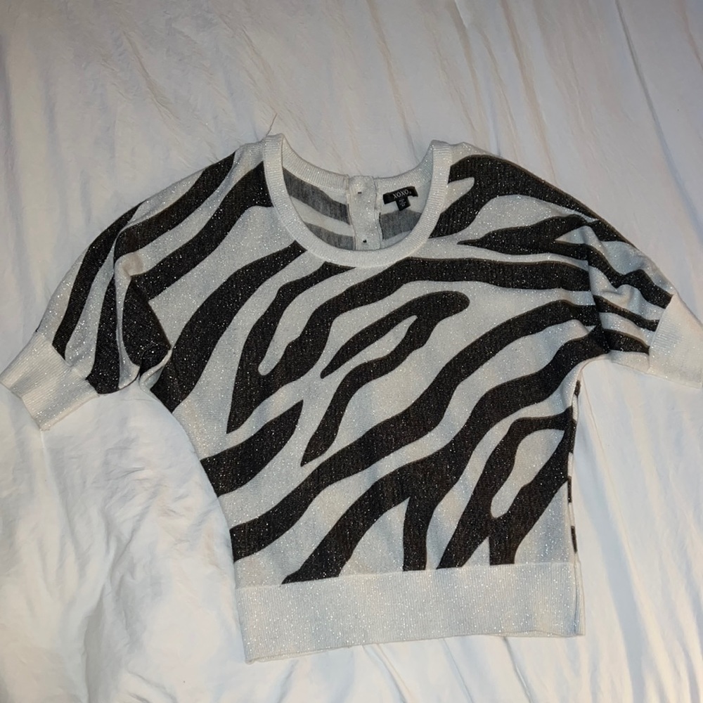 Beautiful White/Black Sweater